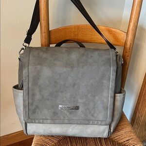 Petunia Pickle Bottom Boxy Backpack Diaper Bag, Light & Dark Gray, EUC